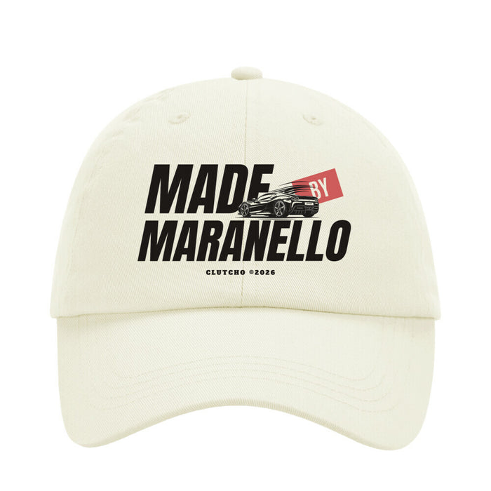 CLUTCHO Dad Cap Made by Maranello in Beige, Front-Print, 6-Panel aus Chino-Baumwolle – Flatlay.