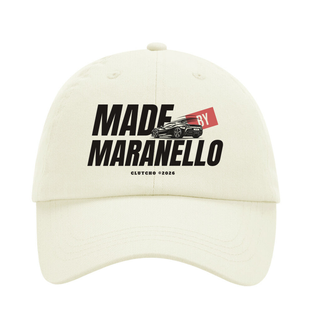 CLUTCHO Dad Cap Made by Maranello in Beige, Front-Print, 6-Panel aus Chino-Baumwolle – Flatlay.
