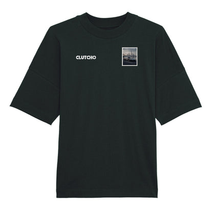 CLUTCHO Dubai Skyline Oversized T-Shirt in Schwarz aus schwerer Bio-Baumwolle – Stoff- und Farbdetail.