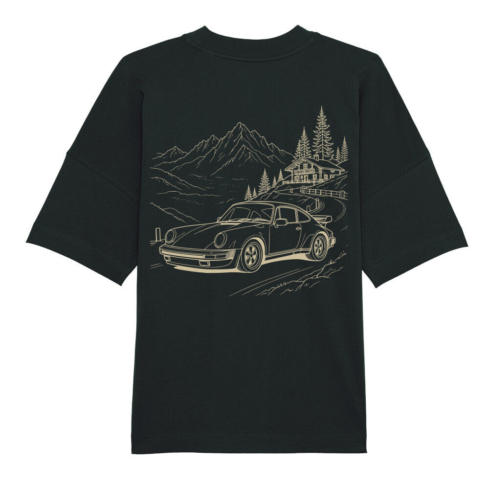 CLUTCHO Alpenpass Oversized T-Shirt in Schwarz, schwere Bio-Baumwolle im Boxy Fit – Detailansicht.